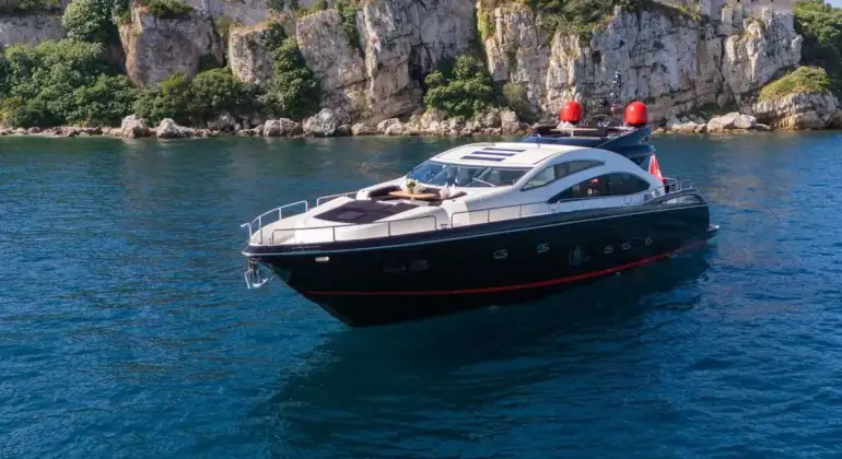 Palumba Yacht Charter Mykonos