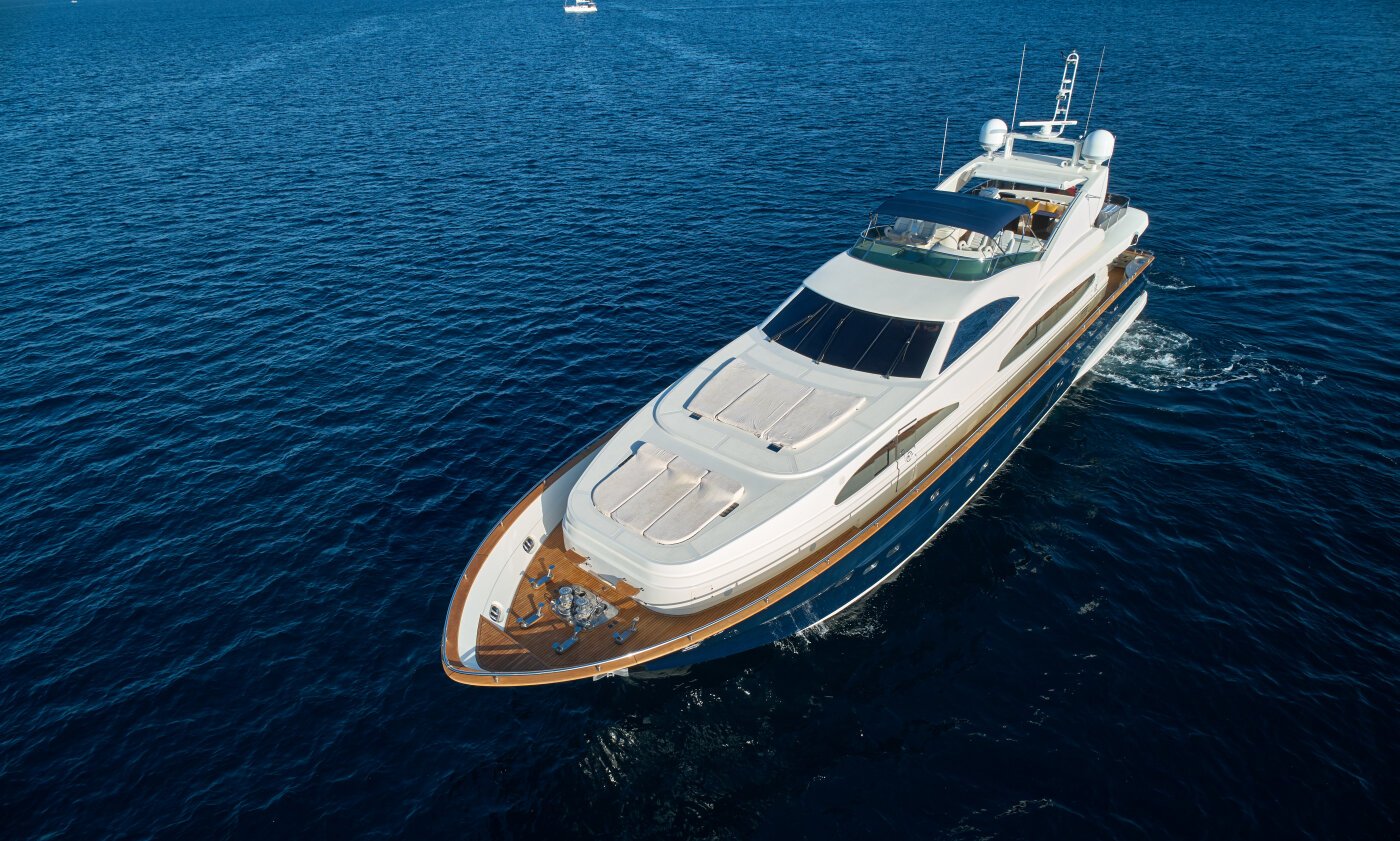 Astondoa 102 GLX Kirios | Ibiza Yacht Charters