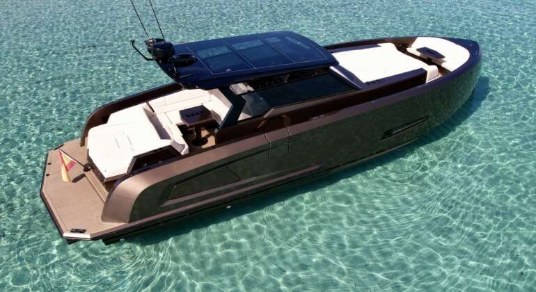 Vanquish VQ45 Media Naranja Ibiza Yacht Charter | Luxury Yacht
